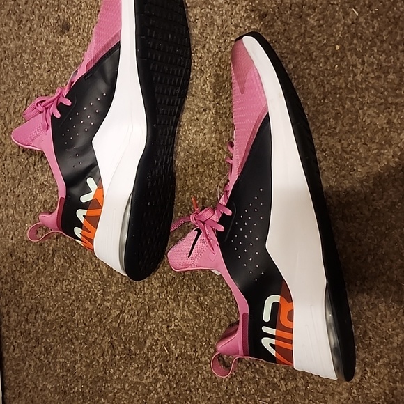 Nike Air Max Women - Picture 2 of 10